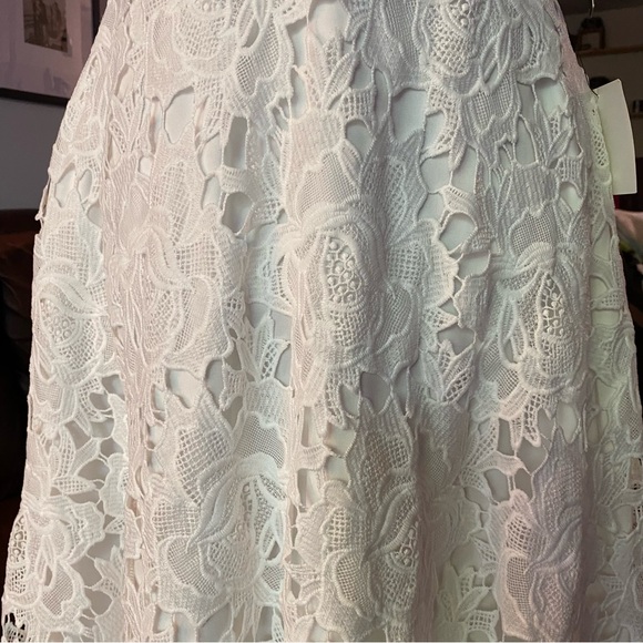 NWT Divine Beauty White Lace Midi Dress With Pockets Size Medium - Picture 7 of 16